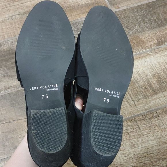 Very Volatile Black Booties - Picture 6 of 6